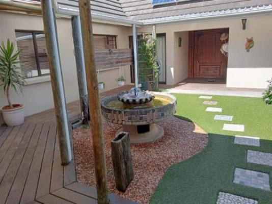 Barnard Self-Catering Apartments - Property / Building