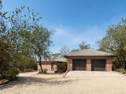 Bushveld Villa - Facade or entrance