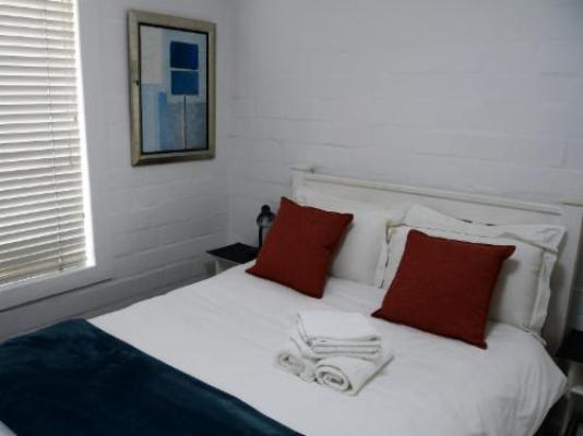 Bradclin @ York Place - Photo of the whole room