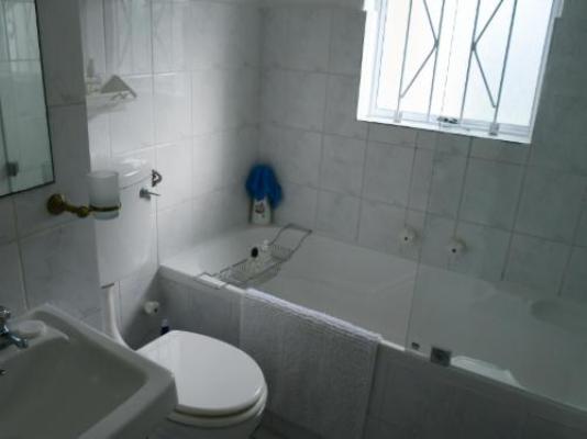 Bradclin @ York Place - Bathroom
