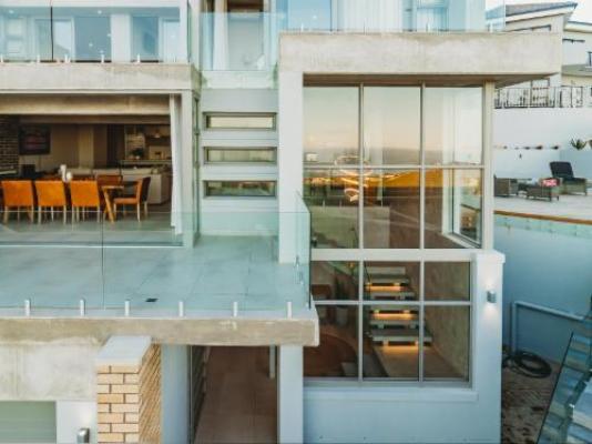 Dolfyn Villas - Property / Building