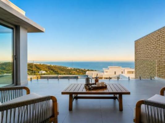 Dolfyn Villas - Patio
