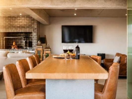 Dolfyn Villas - Dining area