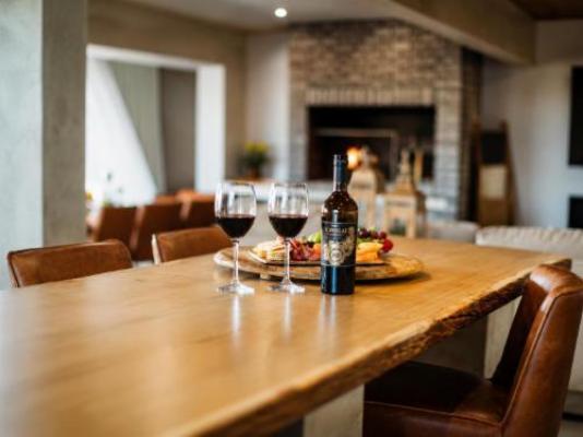 Dolfyn Villas - Dining area