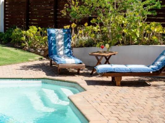 Cycads on Sea Guest House - Pool view