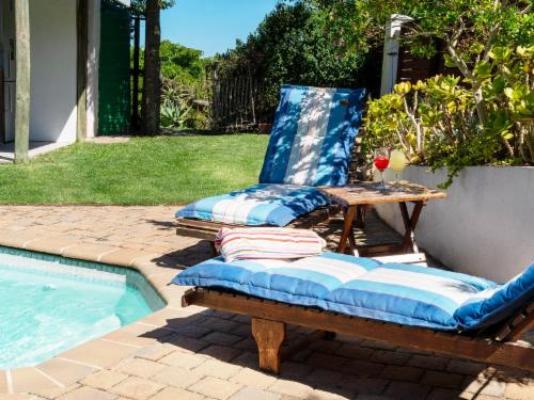 Cycads on Sea Guest House - Pool view