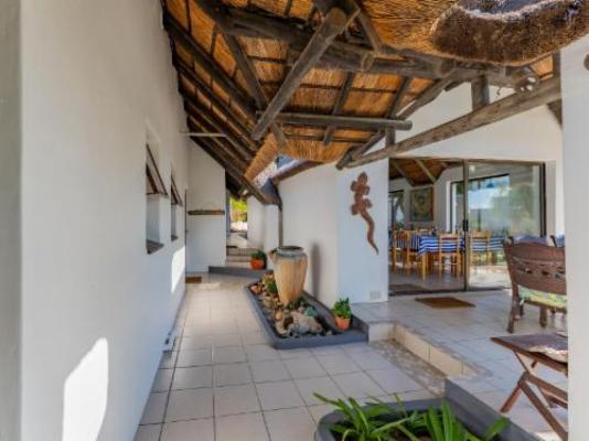 Cycads on Sea Guest House - Facade or entrance