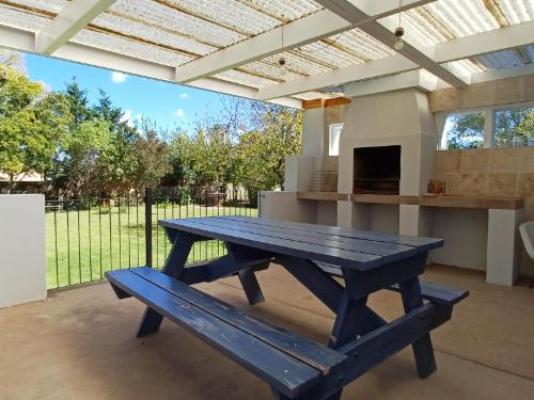Garden Court B&B - Braai/BBQ facilities