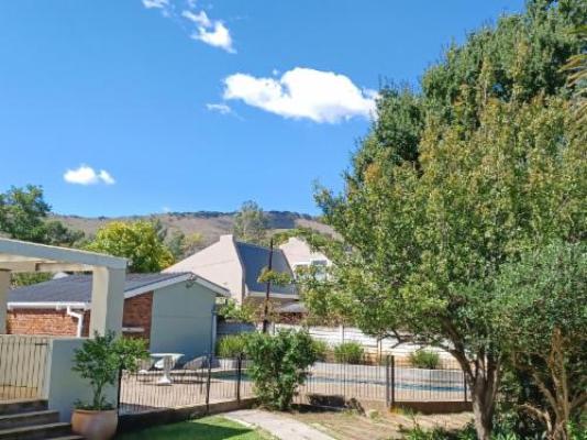 Garden Court B&B - Swimming pool