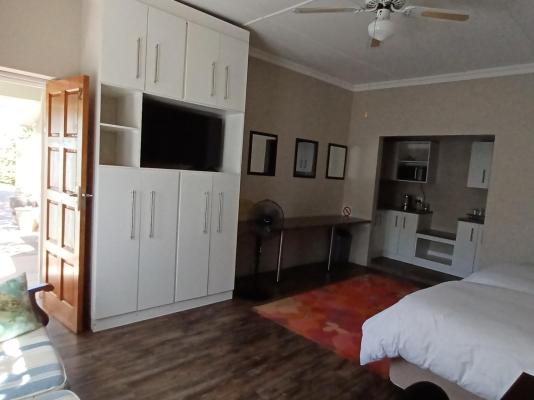 Garden Court B&B - 284051