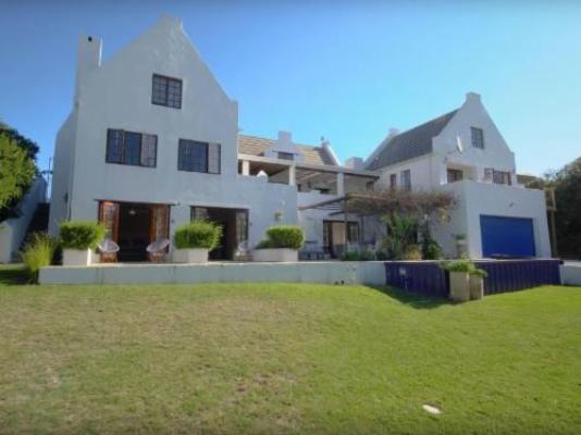 Paradise Point - Property / Building