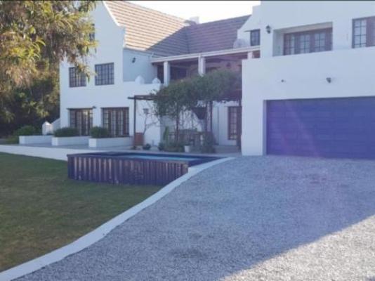 Paradise Point - Property / Building