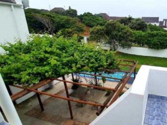 Paradise Point - Garden view