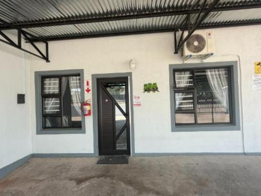 Pooltjie's Self-Catering Overnight - Facade or entrance