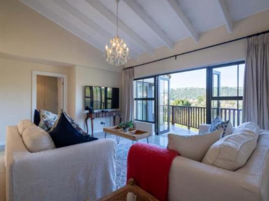 Swallows Retreat - Living Room