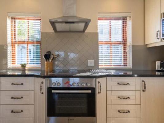 Swallows Retreat - Kitchenette