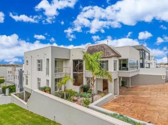 The Blue Sea Villa - Property / Building