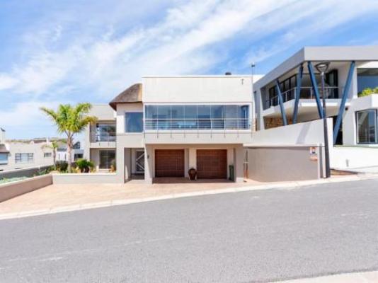 The Blue Sea Villa - Property / Building