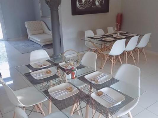 AGT Guesthouse - Dining area