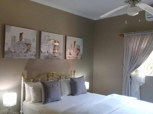 Room image 1