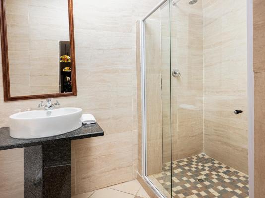 Room image 3