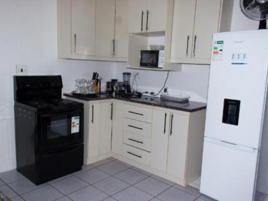 Three Angelz Lodge - Breakfast area