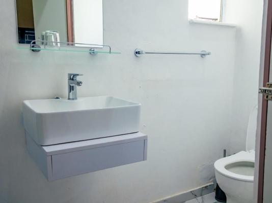 Makay's Guest House - 284448