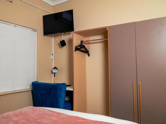 Makay's Guest House - 284459