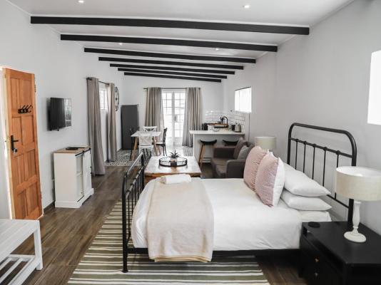 Modern Farm Stays - 284497