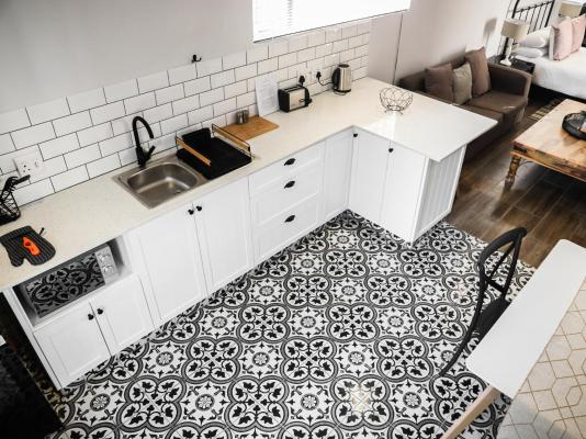Modern Farm Stays - 284500