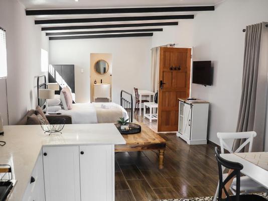Modern Farm Stays - 284501