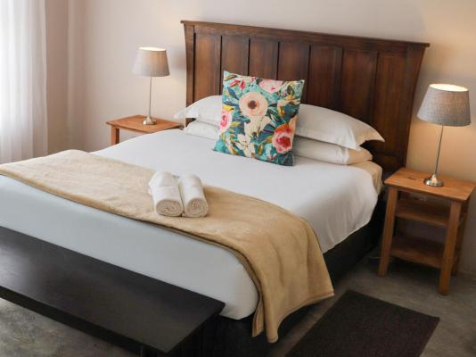 Modern Farm Stays - 284530