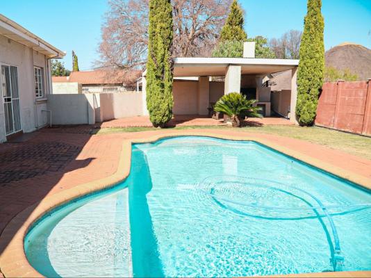 Modern Farm Stays - 284537