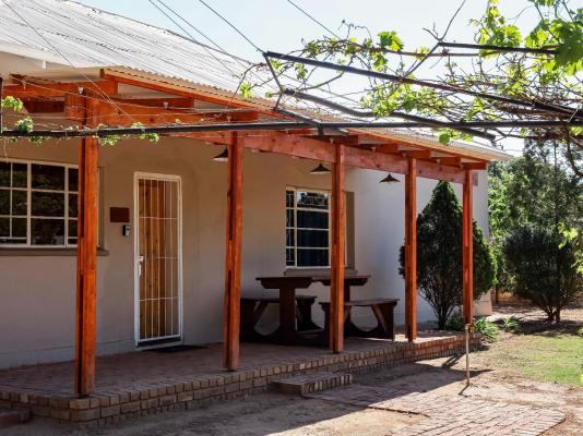 Modern Farm Stays - 284592