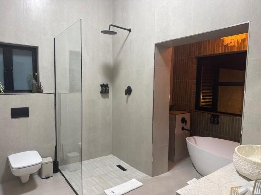 Room image 4