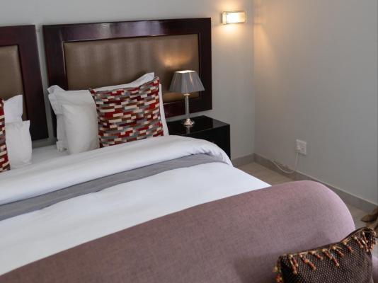 Room image 3