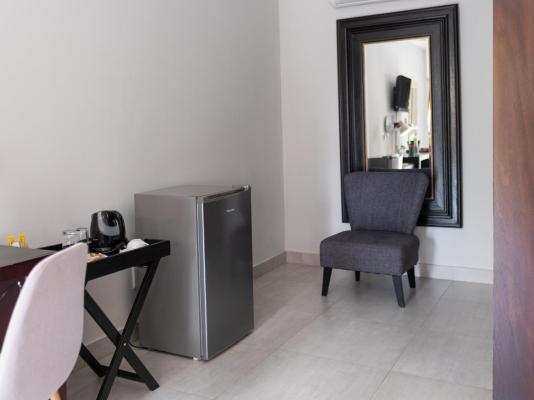 Room image 4