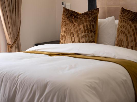 Room image 3