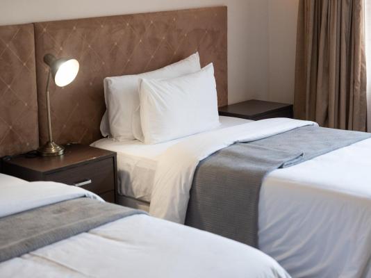 Room image 4