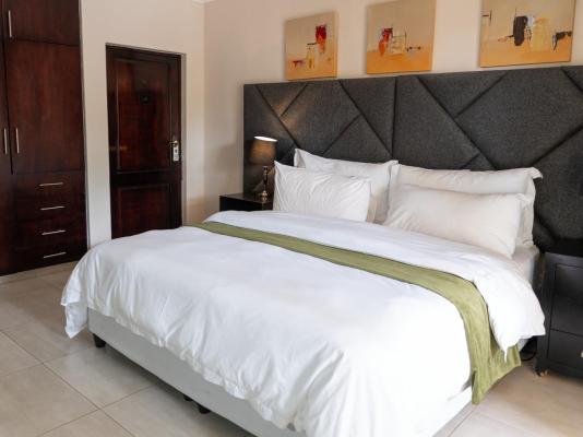 Room image 2
