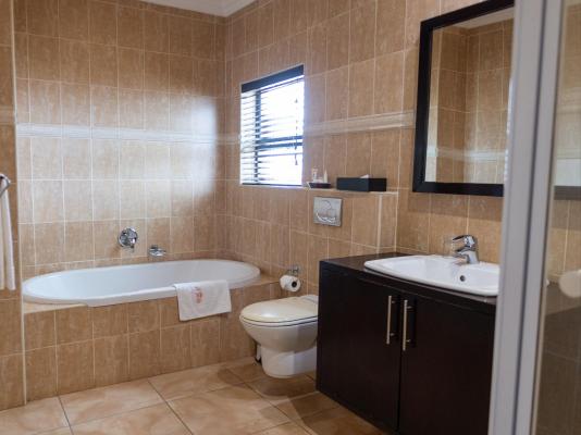 Room image 4