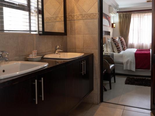 Room image 2