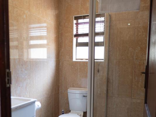 Room image 4