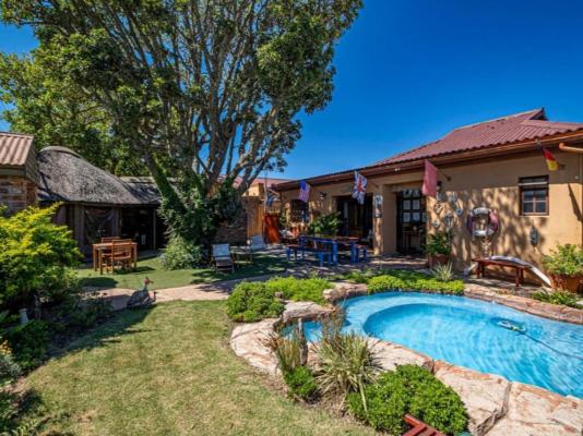 Treetops Guest House - 285190