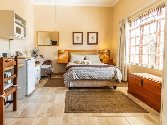 Treetops Guest House - 285195