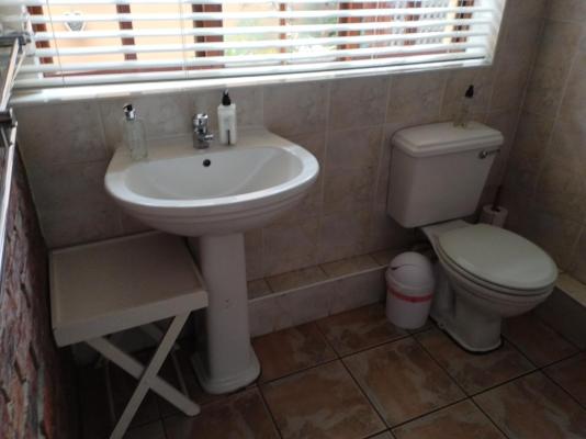 Room image 4