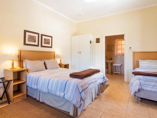 Room image 4