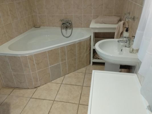 Room image 6