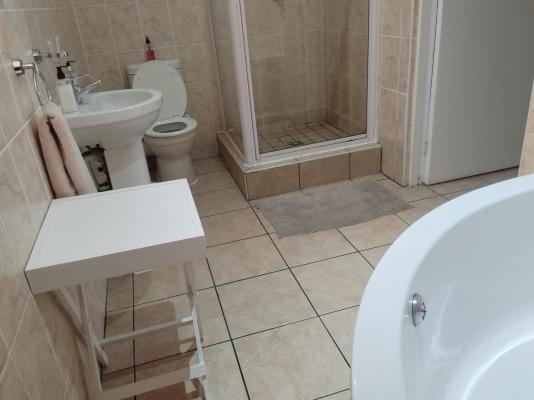 Room image 9