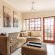 Treetops Guest House - 285217